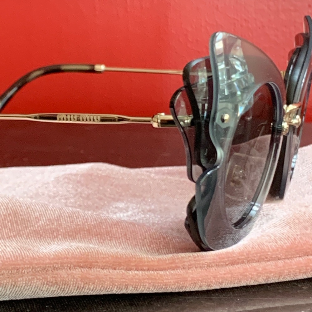 MIU MIU Butterfly Sunglasses NEW IN BOX! 63mm AUTHENTIC! Made in Italy! - Picture 2 of 13